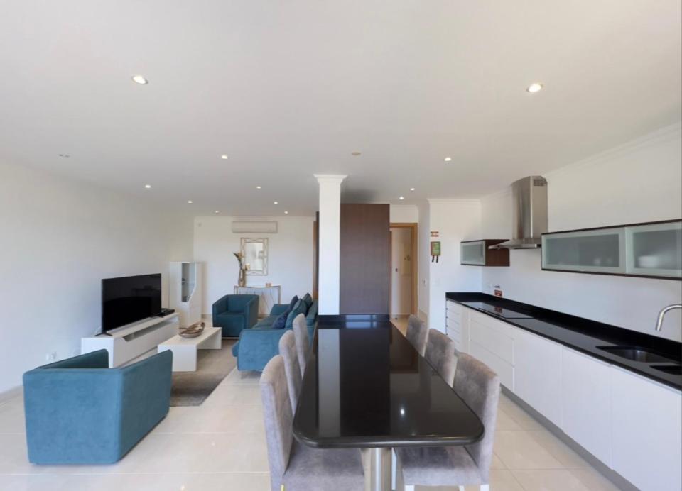 Apartment Modern With In-&outside Pool, Sauna&gym, Heating, Rooftop Terrace With Amazing Sea&mountains View Lagos