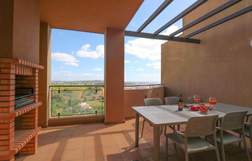 Apartment Modern With In-&outside Pool, Sauna&gym, Heating, Rooftop Terrace With Amazing Sea&mountains View