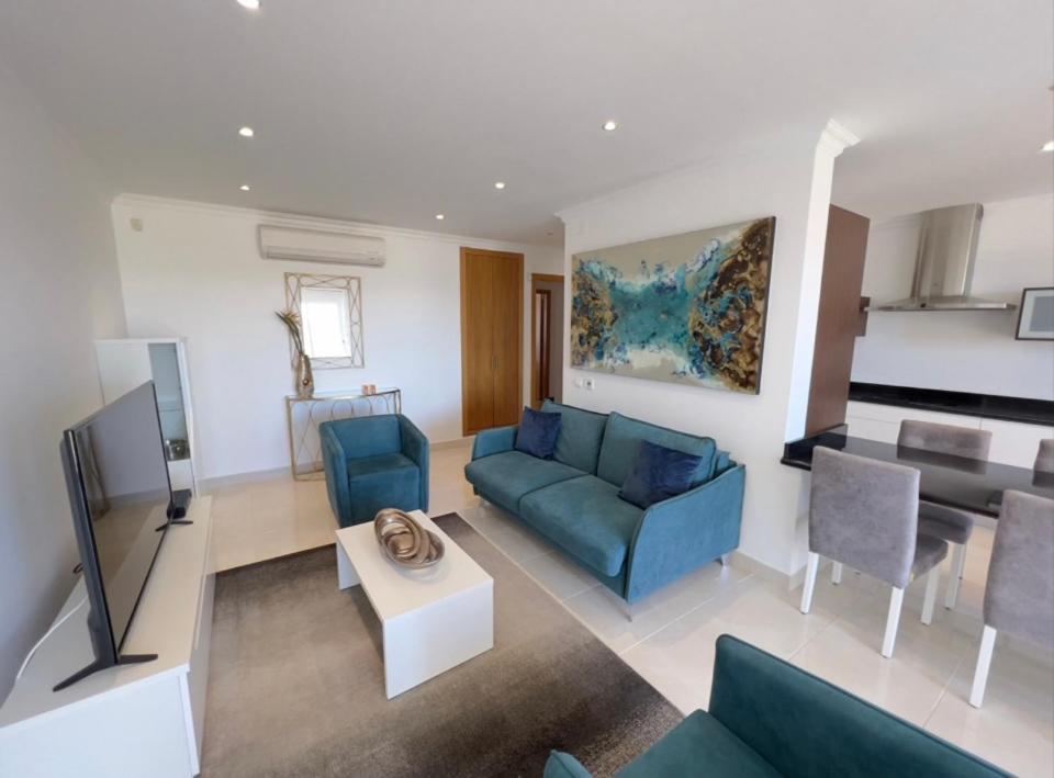Apartment Modern With In-&outside Pool, Sauna&gym, Heating, Rooftop Terrace With Amazing Sea&mountains View *