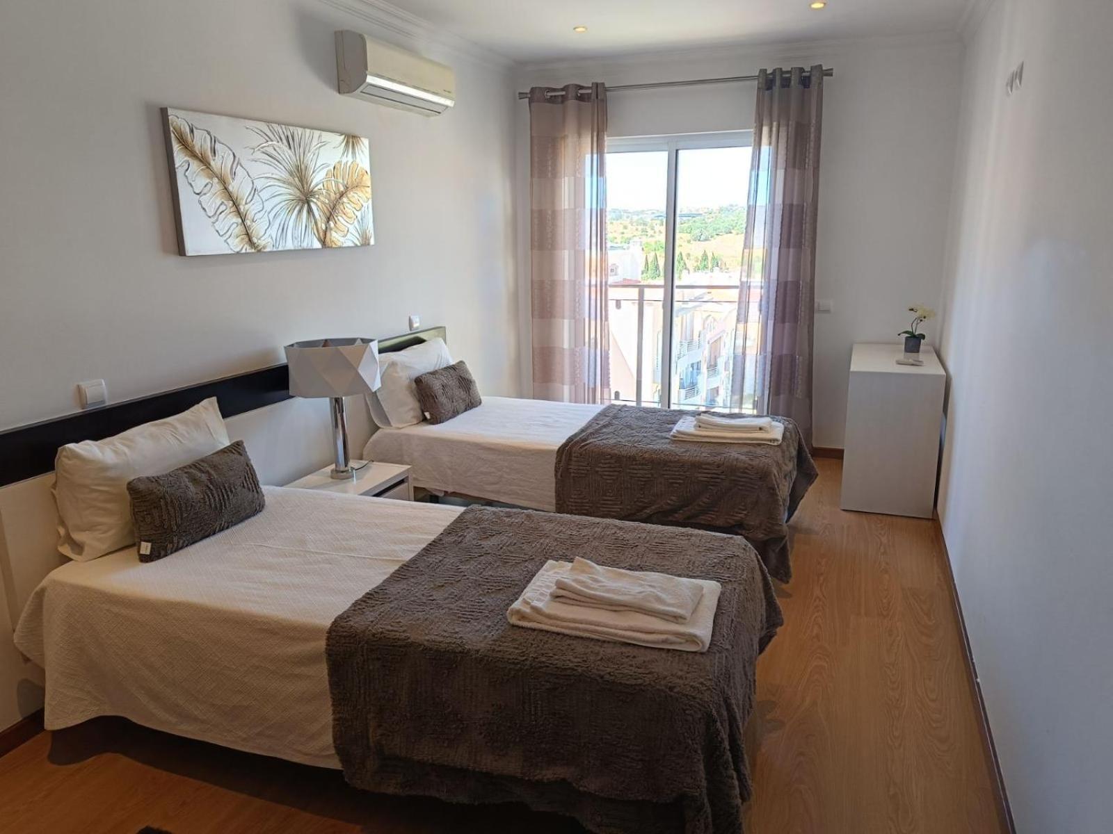 Modern With In-&outside Pool, Sauna&gym, Heating, Rooftop Terrace With Amazing Sea&mountains View * Lagos