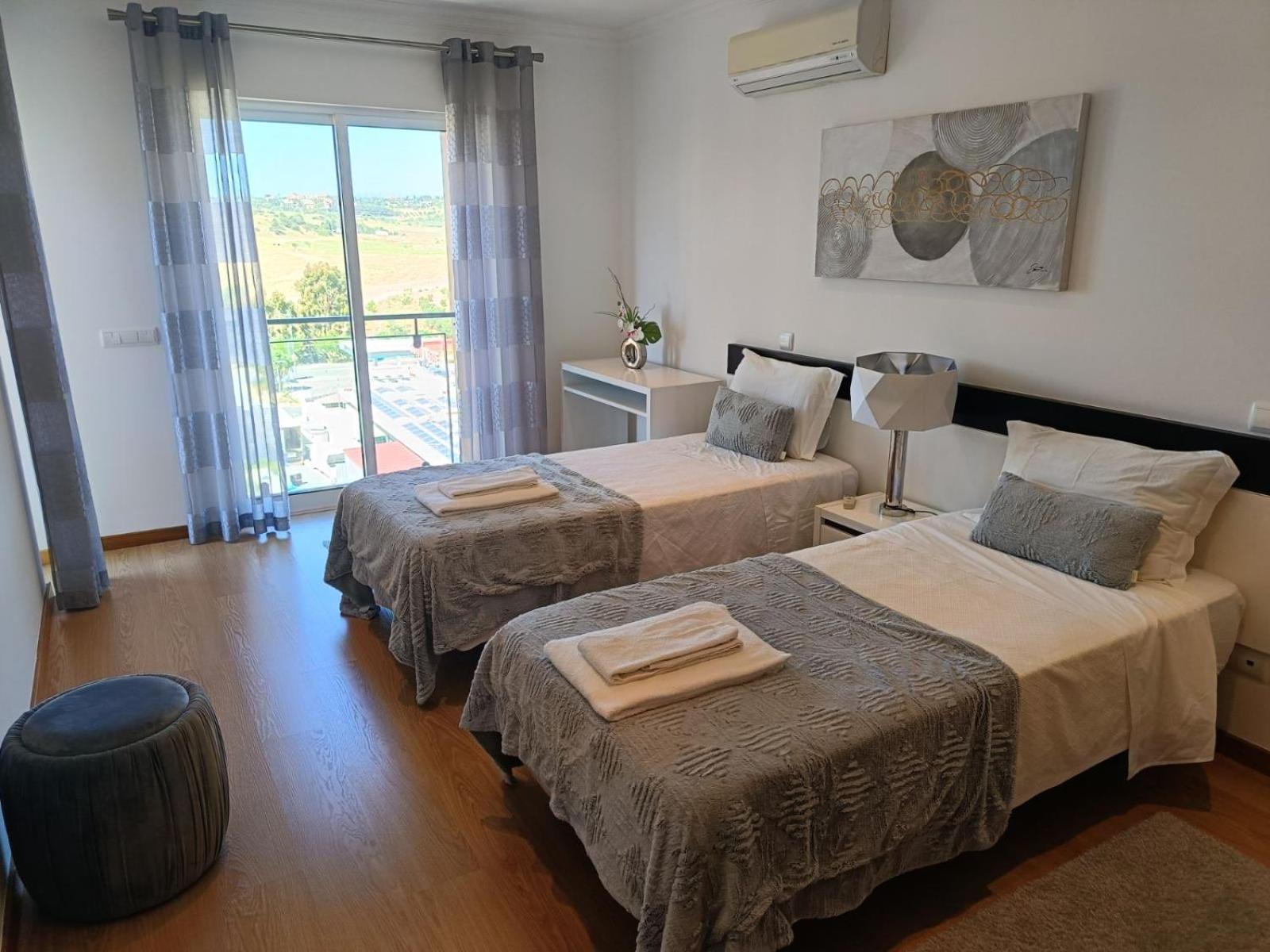 Modern With In-&outside Pool, Sauna&gym, Heating, Rooftop Terrace With Amazing Sea&mountains View Apartment