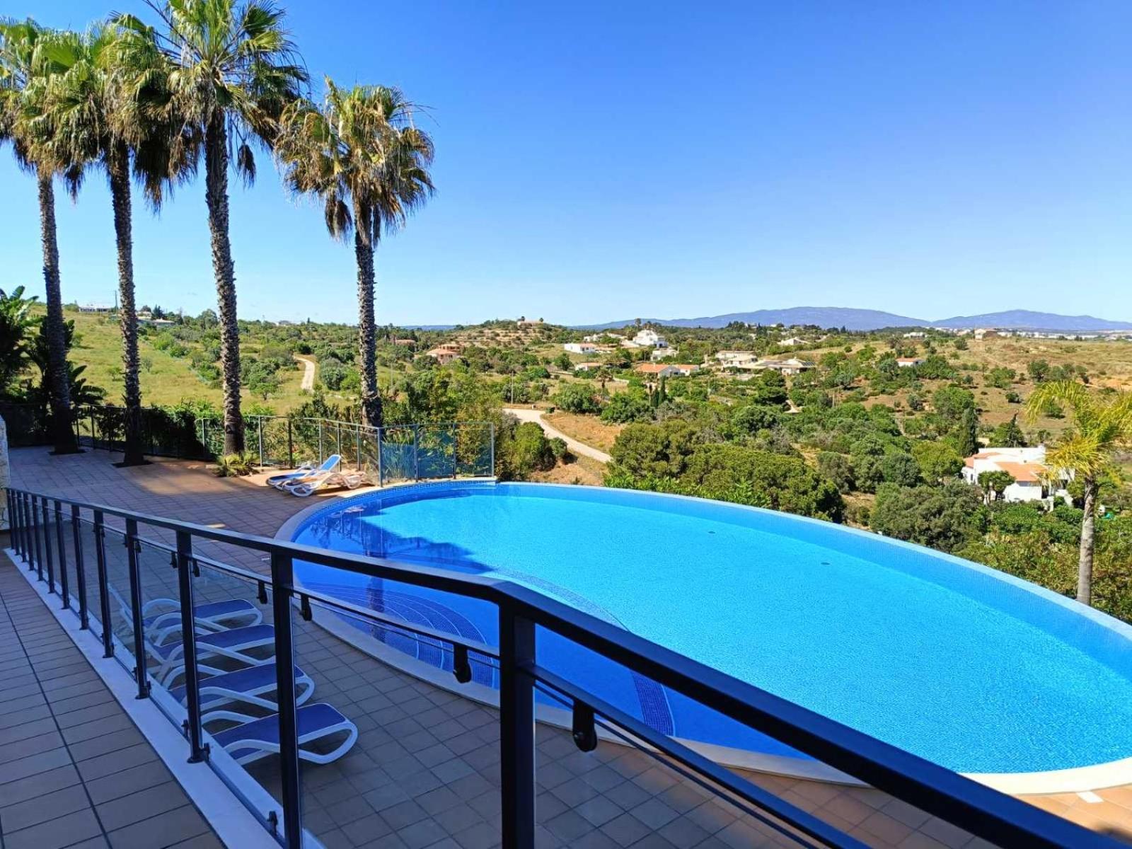 Modern With In-&outside Pool, Sauna&gym, Heating, Rooftop Terrace With Amazing Sea&mountains View Lagos