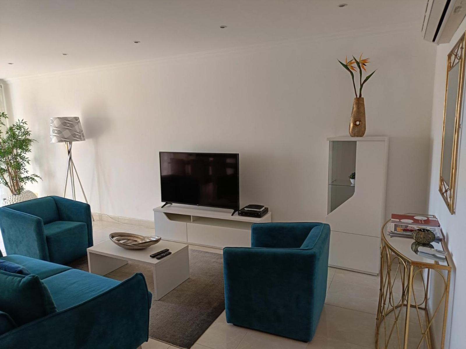 Apartment Modern With In-&outside Pool, Sauna&gym, Heating, Rooftop Terrace With Amazing Sea&mountains View Lagos