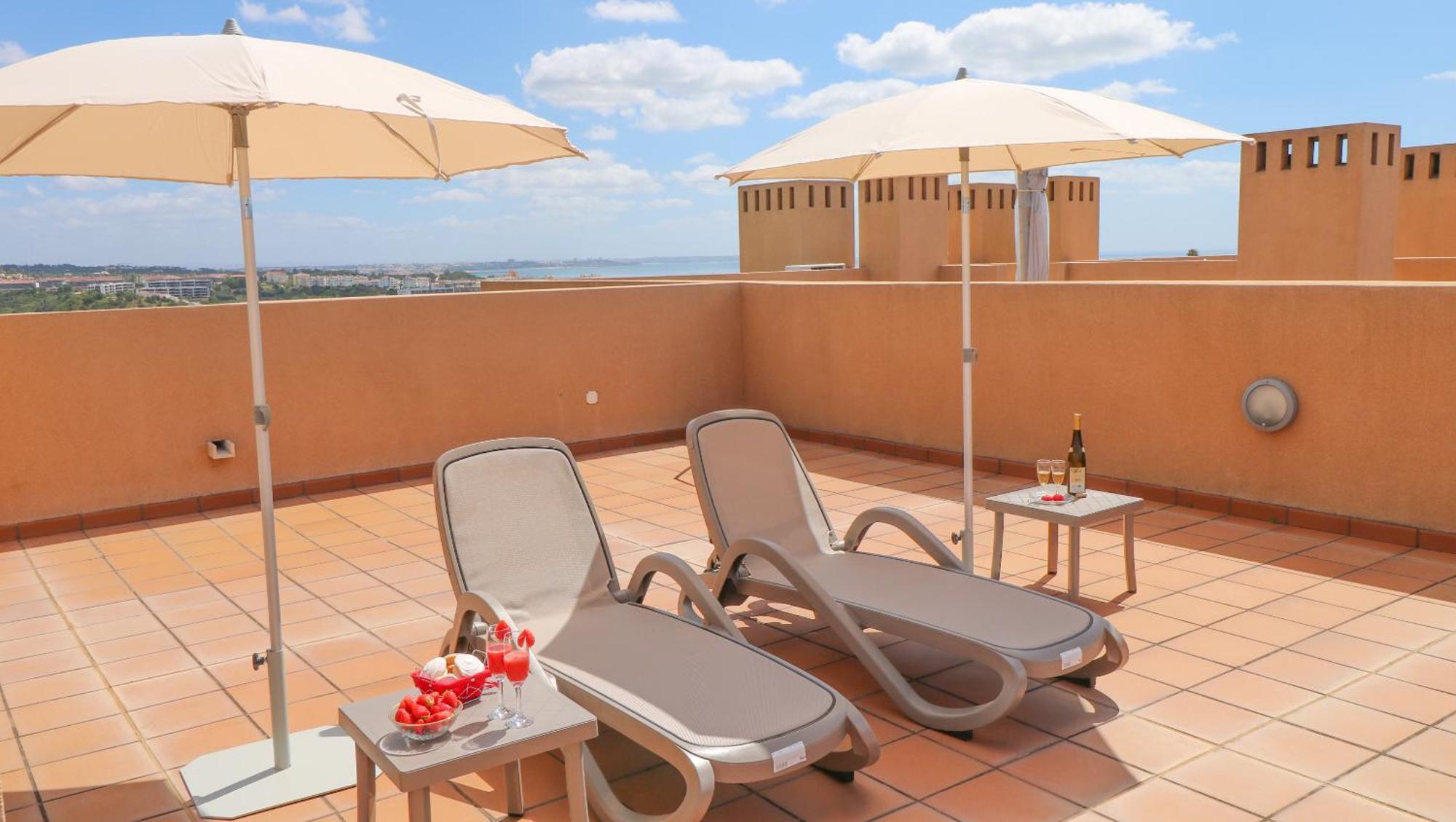 Apartment Modern With In-&outside Pool, Sauna&gym, Heating, Rooftop Terrace With Amazing Sea&mountains View Lagos