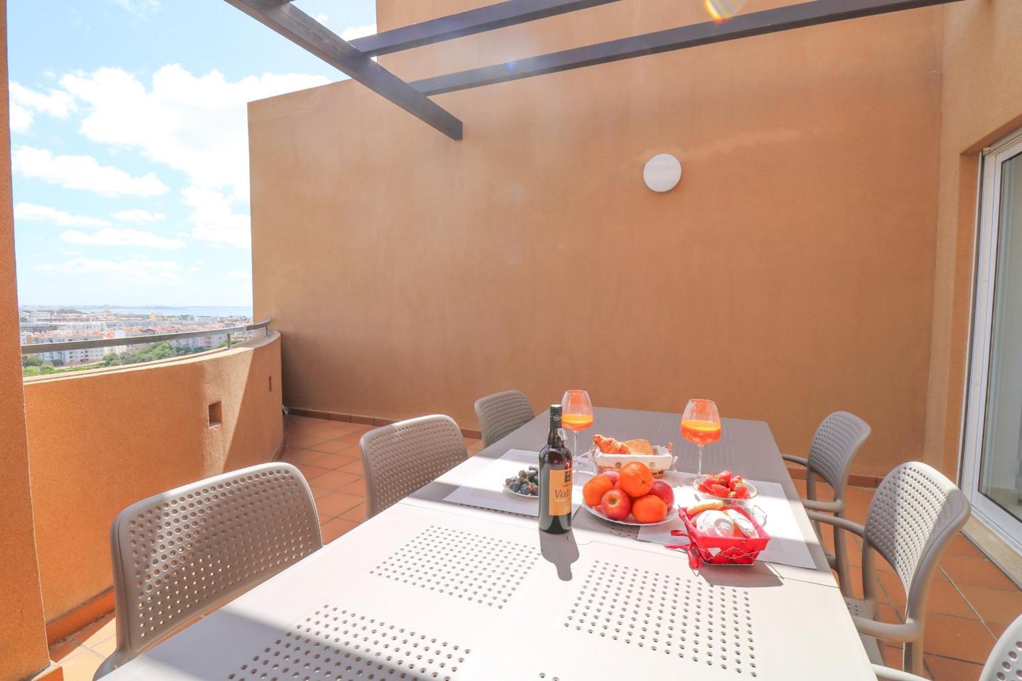 Modern With In-&outside Pool, Sauna&gym, Heating, Rooftop Terrace With Amazing Sea&mountains View *