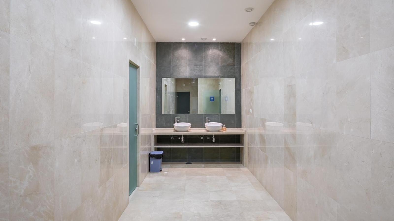 Modern With In-&outside Pool, Sauna&gym, Heating, Rooftop Terrace With Amazing Sea&mountains View *