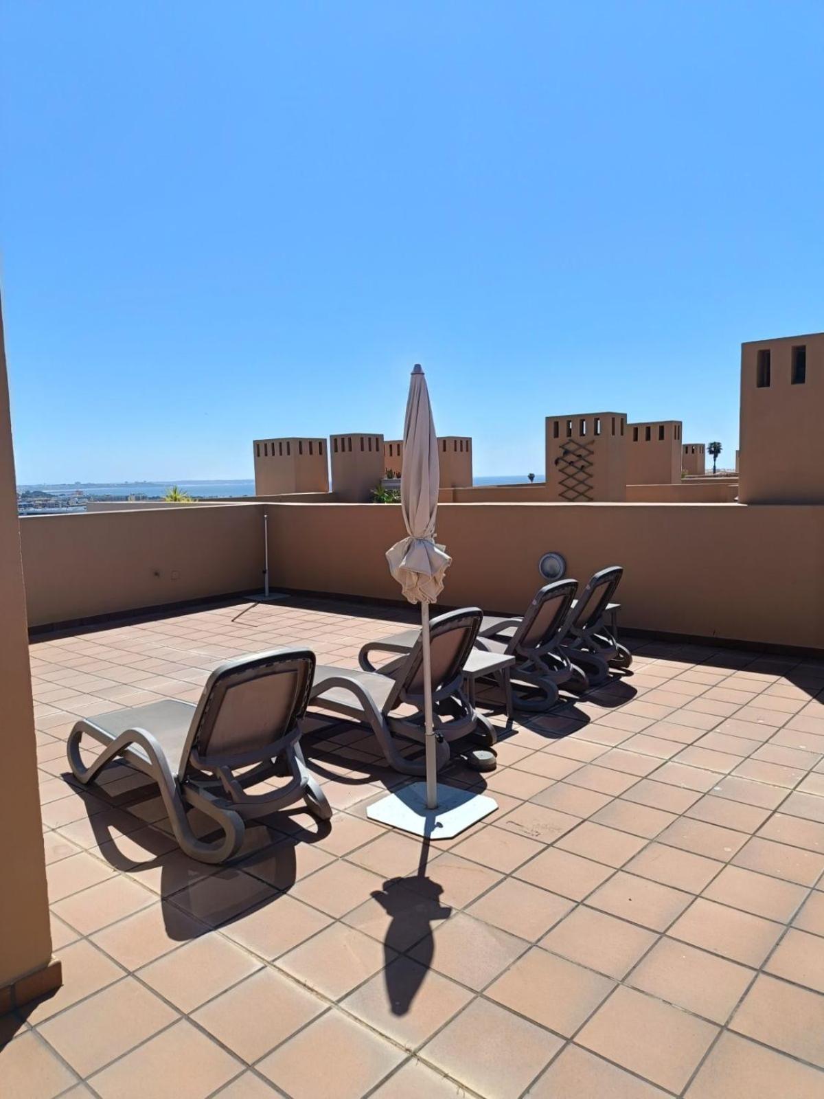 Apartment Modern With In-&outside Pool, Sauna&gym, Heating, Rooftop Terrace With Amazing Sea&mountains View Lagos